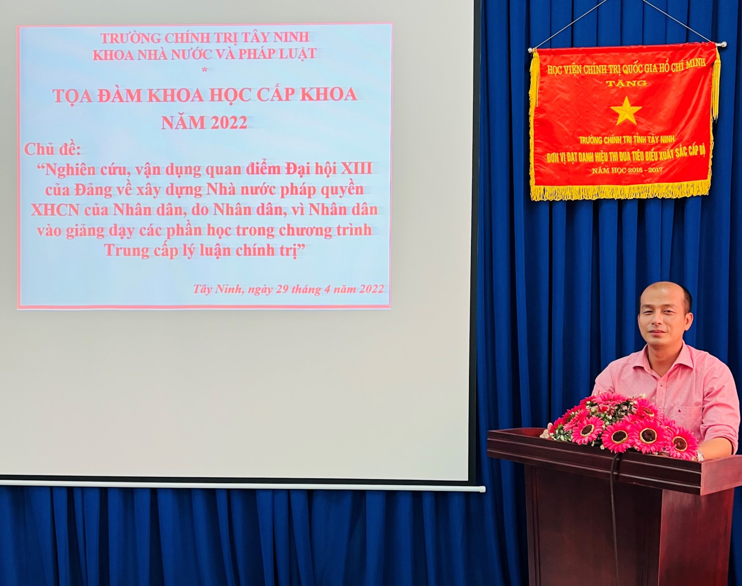 TỌA ĐÀM KHOA HỌC NĂM 2022  “NGHIÊN CỨU, VẬN DỤNG QUAN ĐIỂM ĐẠI HỘI XIII CỦA ĐẢNG   VỀ XÂY DỰNG NHÀ NƯỚC PHÁP QUYỀN XHCN CỦA NHÂN DÂN, DO NHÂN DÂN, VÌ NHÂN DÂN VÀO GIẢNG DẠY CÁC PHẦN HỌC TRONG CHƯƠNG TRÌNH TRUNG CẤP LLCT