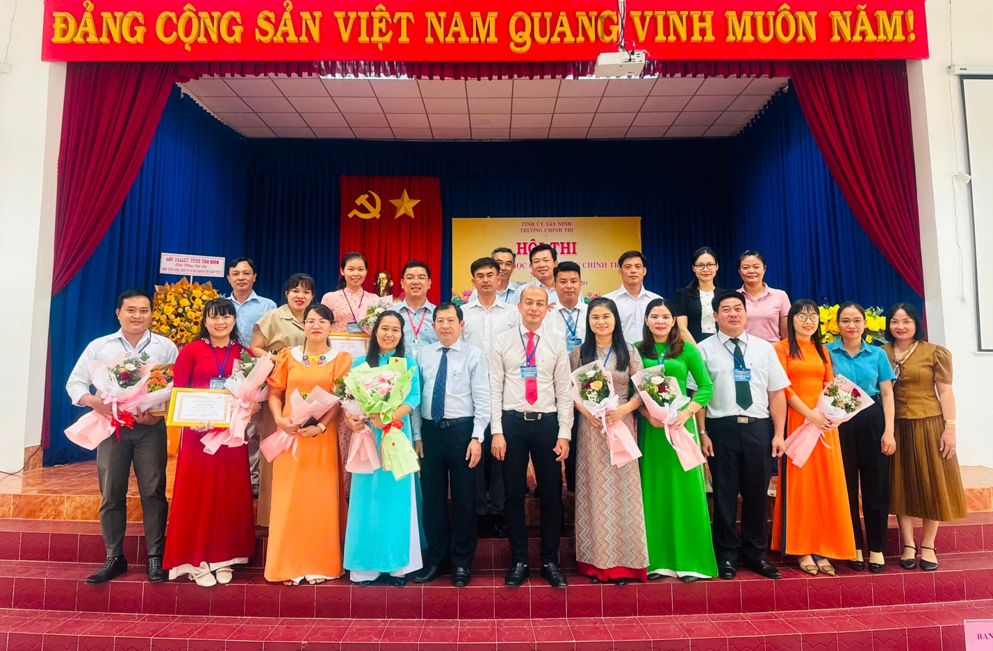 TRƯỜNG CHÍNH TRỊ BẾ MẠC VÀ TRAO GIẢI  HỘI THI HỌC VIÊN HỌC GIỎI LÝ LUẬN CHÍNH TRỊ NĂM 2024